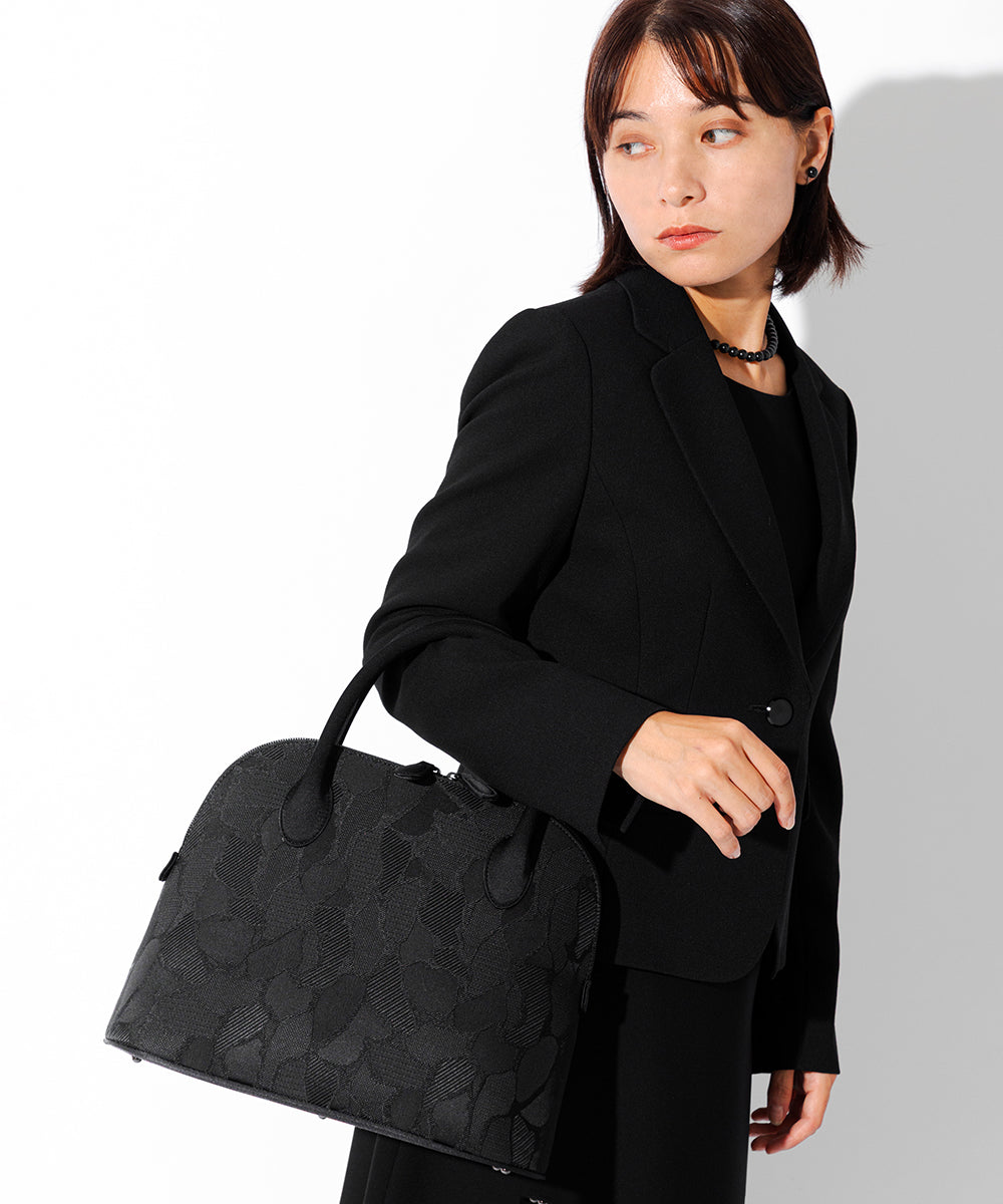 タッセル付き米沢織ラウンドファスナーバッグ