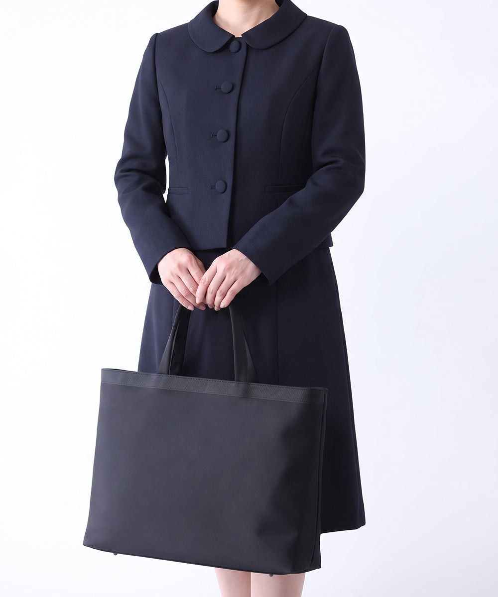 [Pre-orders will begin shipping on October 2nd (navy only)] [B4 size, suitable for school entrance exams] Formal tote bag 