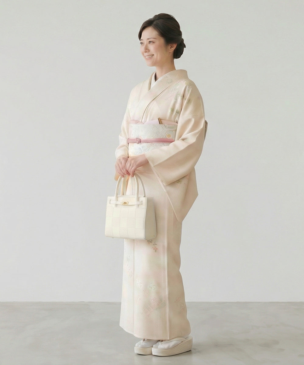 スクエアコード刺繍バッグ｜小砂モデル 岩佐オフィシャルショップ＜フォーマルバッグ・和装バッグ・草履＞【公式サイト】