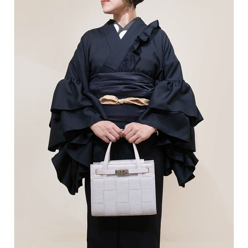 [IWASA ✕ Kosuna] Square cord embroidery bag