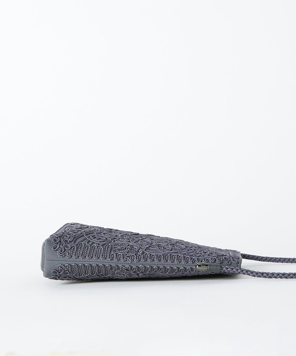 コード刺繍ポシェット