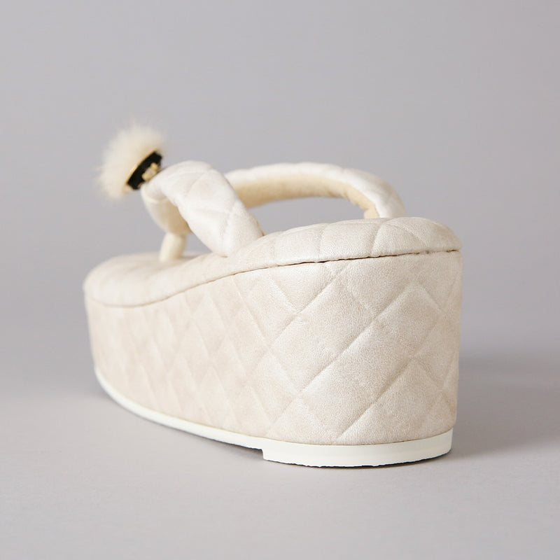 [IWASA ✕ Kosuna] Pocket sandals quilt (ivory)