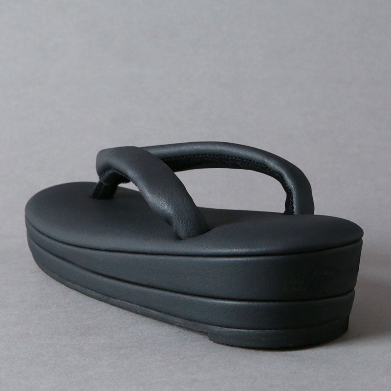 ``Easy to walk'' mourning sandals