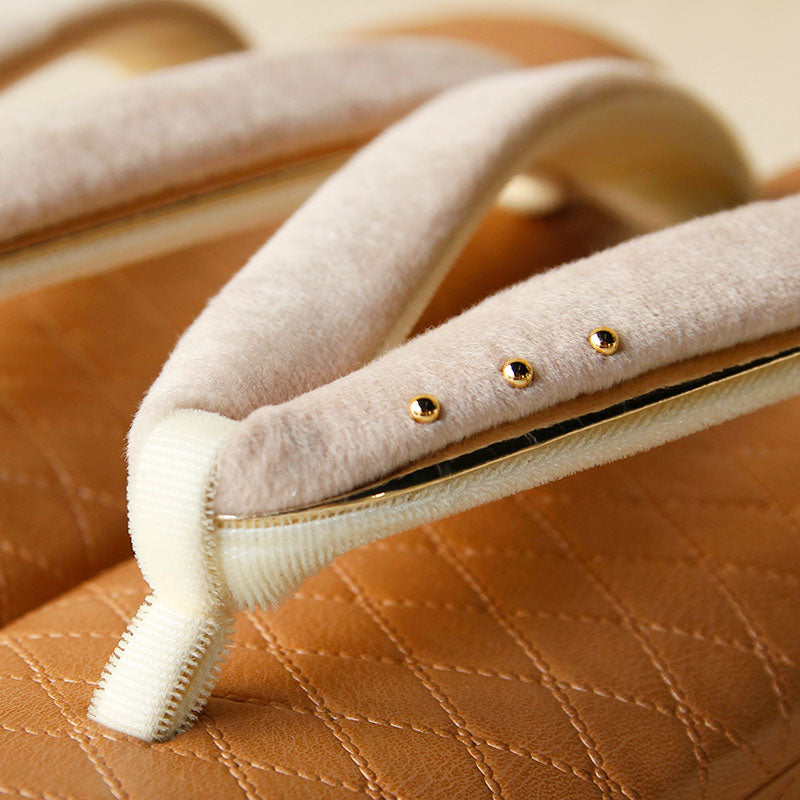 Usakoma Produce Antique Zori Sandals